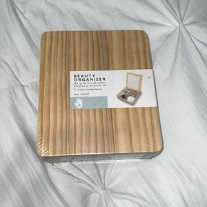 Beauty makeup organizer